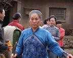 含上早已挺立的茱萸